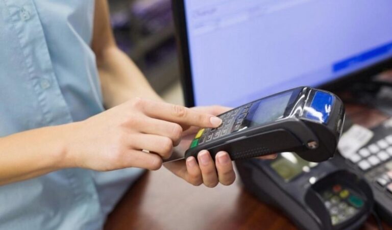 З 1 липня 2025 року більше підприємців у Польщі зобов’язані застосовувати касові апарати (kasa fiskalna)